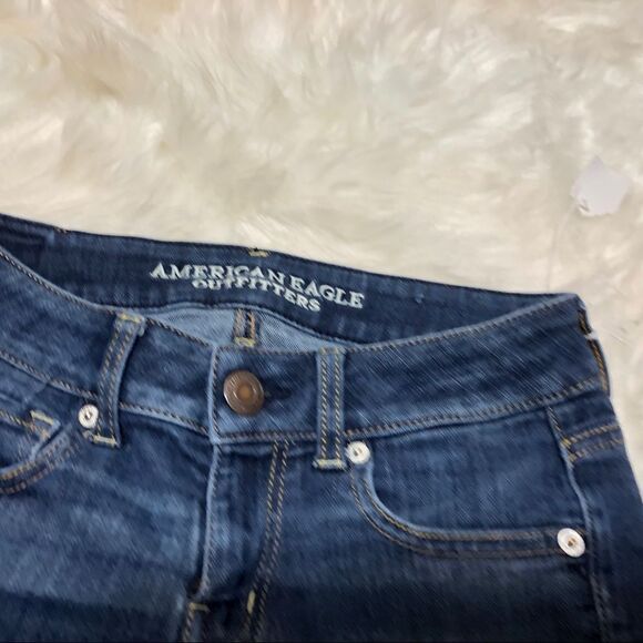 American Eagle Super Stretch Jean Shorts size 4 Raw Hem (1008) - Picture 4 of 10